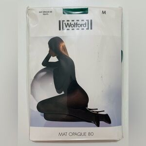 Wolford Fern Tights in gorgeous green!
Never opened -brand new